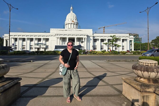 Colombo Tuk Tuk Adventure Explore Food & Culture - Tasting Ceylon tea in Colombo
