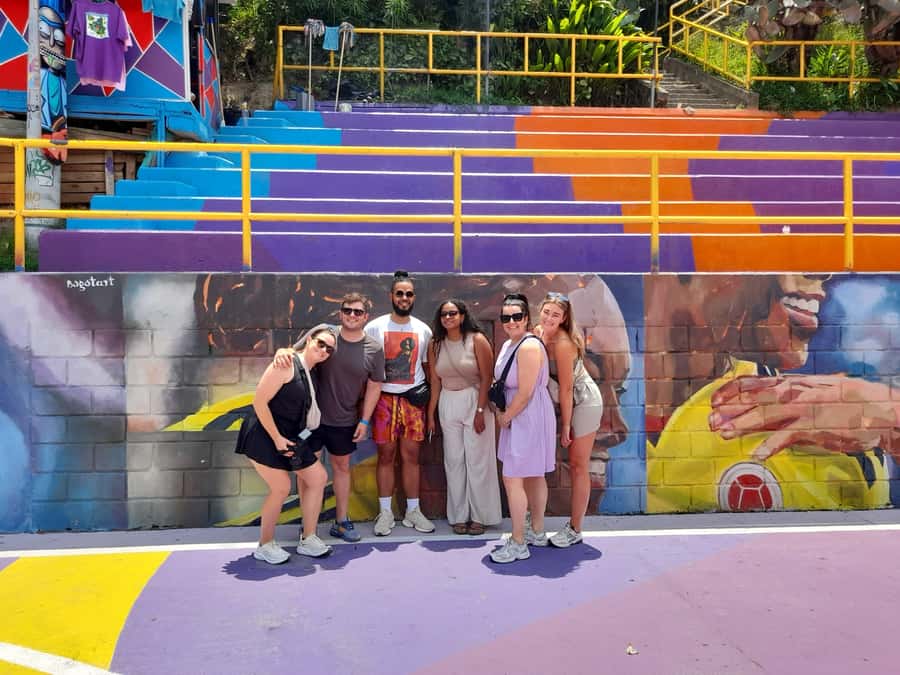 Comuna 13: Graffiti tour & Street Food/drink with telesferic - Why Comuna 13 is worth seeing