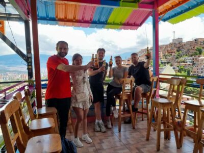 Comuna 13: Graffiti tour & Street Food/drink with telesferic