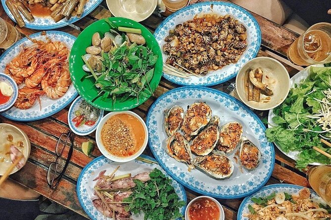 Da Nang By Night: Seafood dinner, night market and cruise trip - Why Da Nang works so well after dark