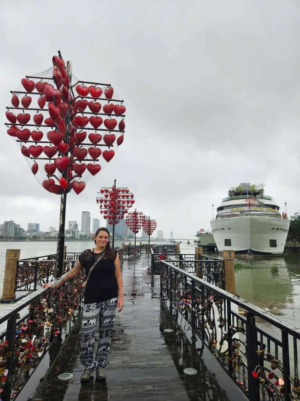 Da Nang City Sightseeing & Street Food Full Day Private Tour - Han Market and the practical side of Da Nang