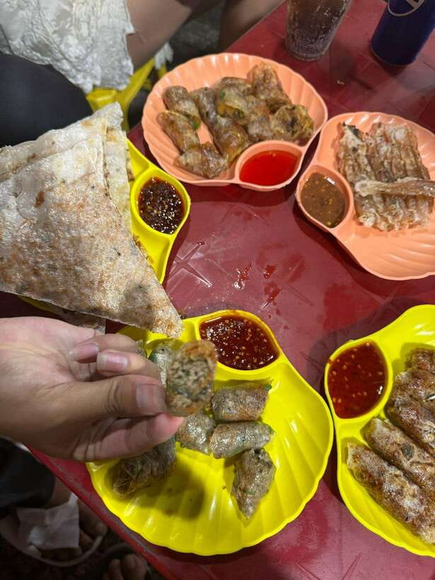 Da Nang City Street Food Private Tour With Local Students - Why the private format works well