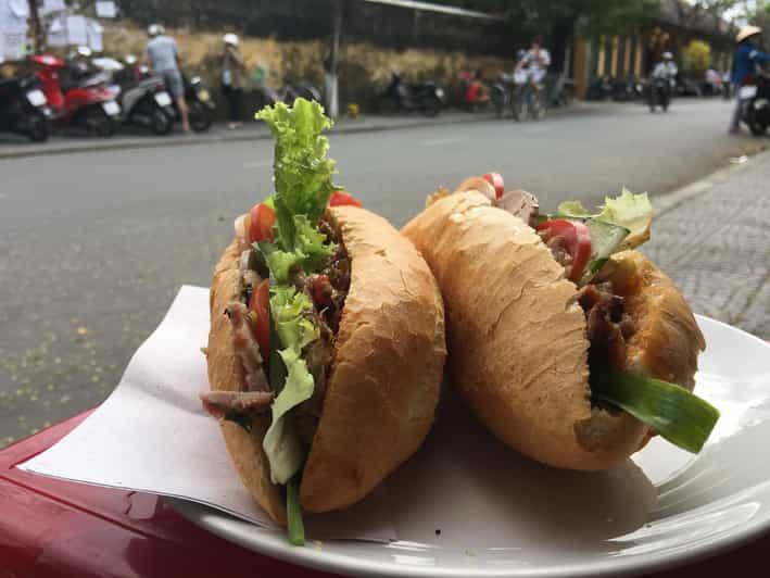 Da Nang: Hidden Street Food By Walking Tour with Local Lady - Seafood or Crab Noodles at a Local Stop