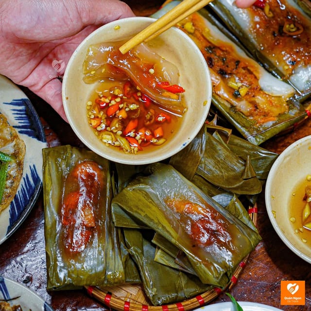 Da Nang: Local Street Food Walking Tour - Group size, walking, and comfort