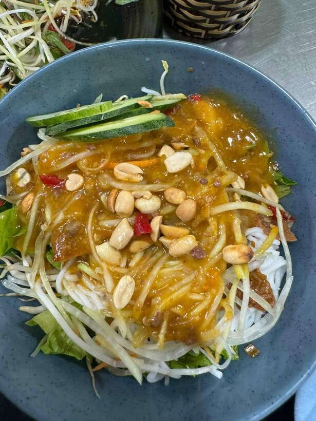 Đà Nẵng Private Street Food Tour With Beautiful Female Guide - Practical advice for a smoother evening