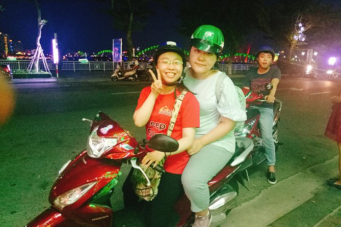 Da Nang: Seafood dinner, night market, sightseeing by night - What four hours on a motorbike feels like