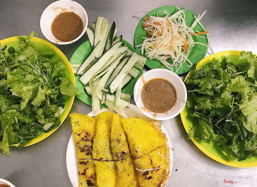 Da Nang street food exploring - Three or four local eateries, not one formal dinner