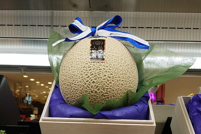 Deep Dive: Osaka Food Markets from Local to Luxurious! - Comparing Kuromon with local markets