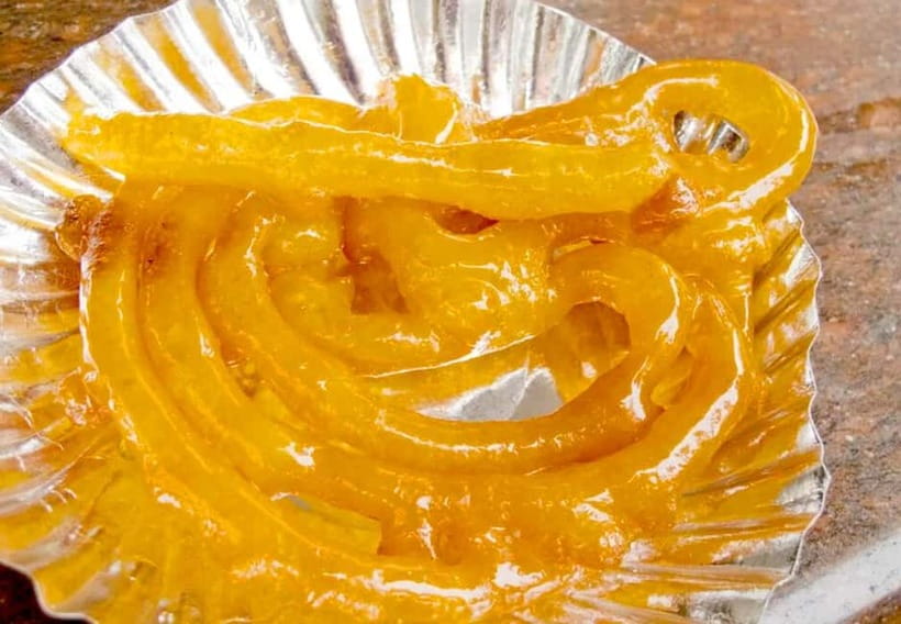 Delhi: Delhi Street Food Tour with Guide at Chandni Chowk - Starting with a private ride into Old Delhi