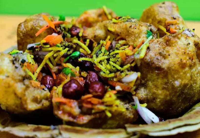 Delhi: Delhi Street Food Tour with Guide at Chandni Chowk - The first bites: chaat, paratha, and fried favorites