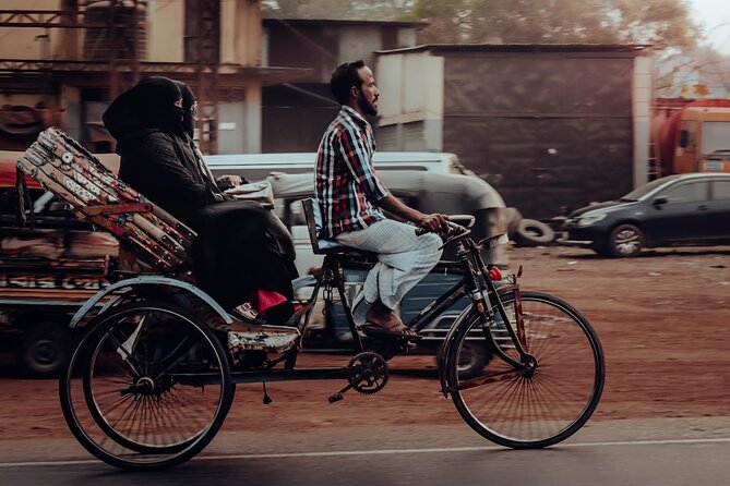 Delhi: Explore Old Delhi on Tuk Tuk with Shopping and Street Food - Why a tuk-tuk is the right way to see Old Delhi