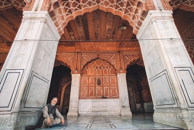 Delhi: Explore Old Delhi on Tuk Tuk with Shopping and Street Food - Jama Masjid and the religious side of Old Delhi