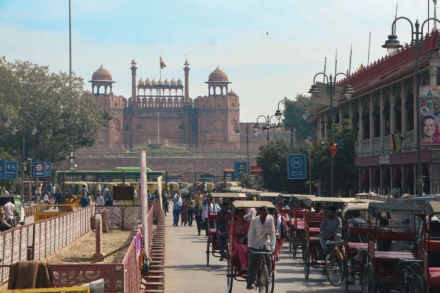 Delhi: Old Delhi Street Food Tour with Rickshaw Ride - Why this is a smart way to meet Old Delhi