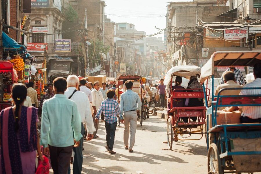 Delhi: Street Food Walking Tour of Old Delhi with Tastings - Paranthe Wali Gali and stuffed flatbreads