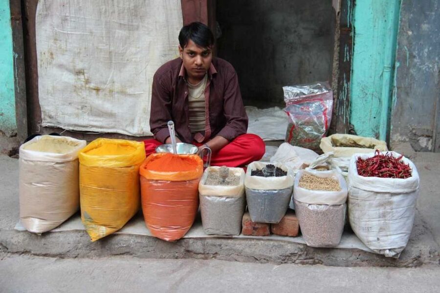 Delhi: Street Food Walking Tour of Old Delhi with Tastings - Gali Batashan and the sweet-spicy side of Delhi