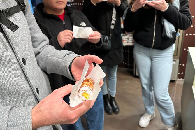 Delicious Milan Street Food Tour Tasting and Sightseeing with Local Guide - How the guide affects the experience