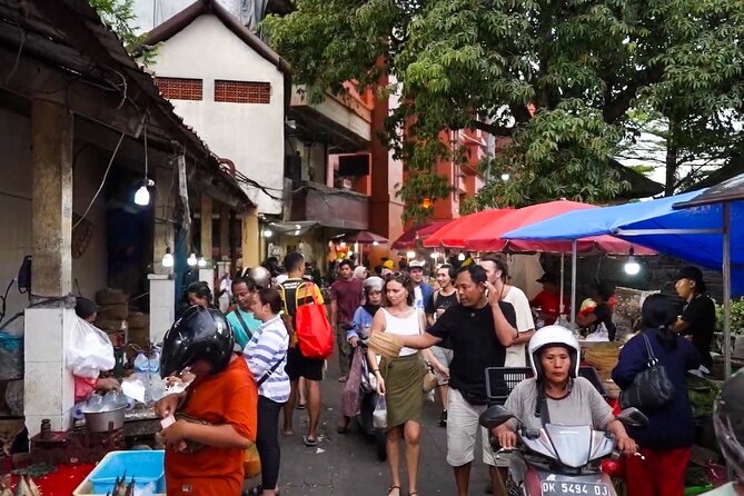 Denpasar Night Market Food Tour - Nasi goreng, nasi campur, and dadar gulung
