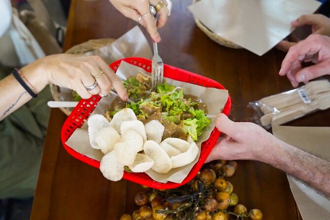 Denpasar Night Market Food Tour - The river picnic and evening lights
