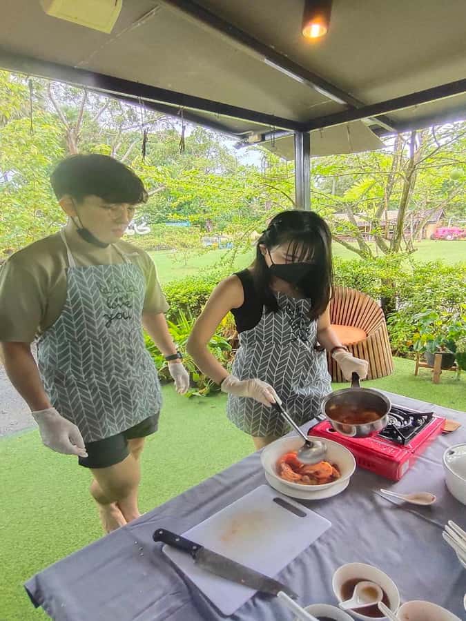 Dinner from cooking class & enjoy local night market - How the five-hour schedule affects your day