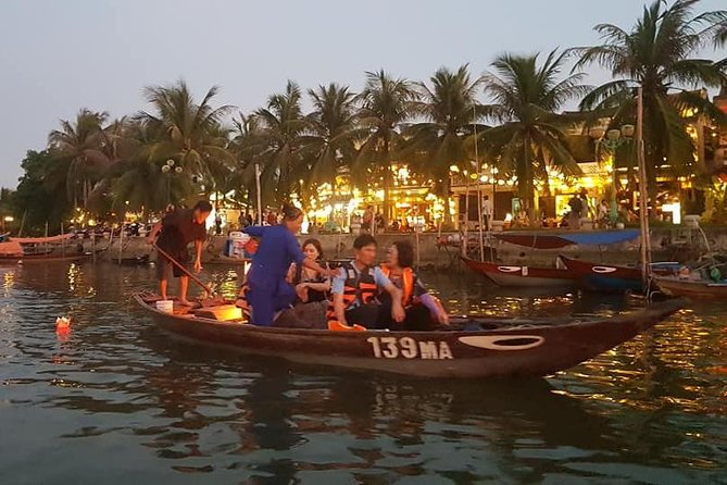 Discover Hoi An Walking Tour, Sampan Boat Ride, Night Market &Colourful Lanterns - Is $79 A Fair Price?