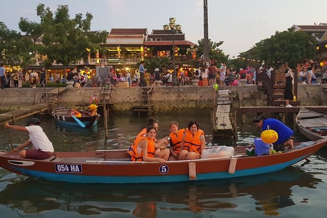 Discover Hoi An Walking Tour, Sampan Boat Ride, Night Market &Colourful Lanterns - Timing And Pace: 3:00 Pm For About Five And A Half Hours
