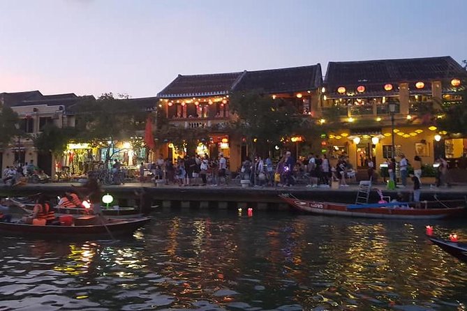 Discover Hoi An Walking Tour, Sampan Boat Ride, Night Market &Colourful Lanterns - Lanterns, Back Alleys, And The Night Market