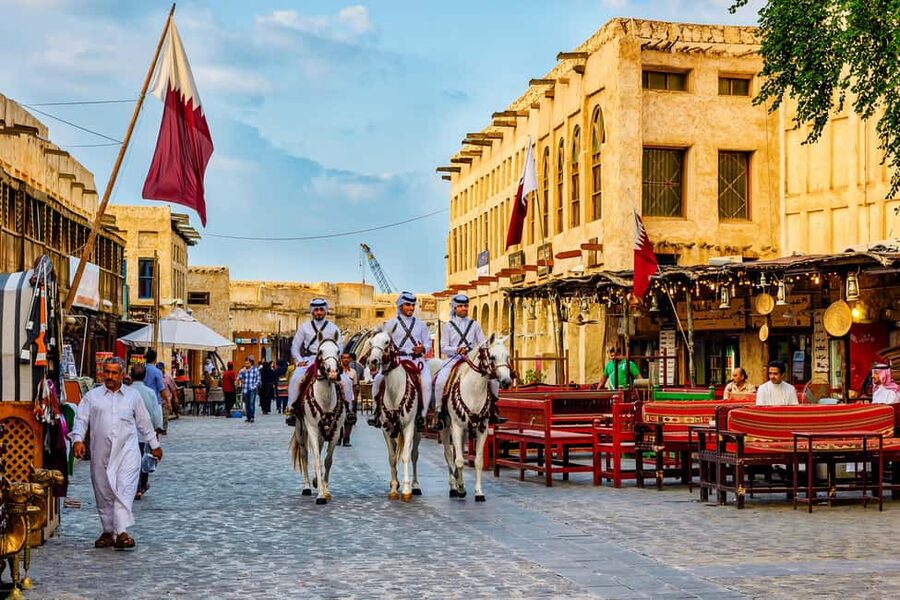 Doha: Souq Waqif, Dhow Harbour, and Street Food Walking Tour - Falcon Hospital: a close look at Qatar’s prized birds