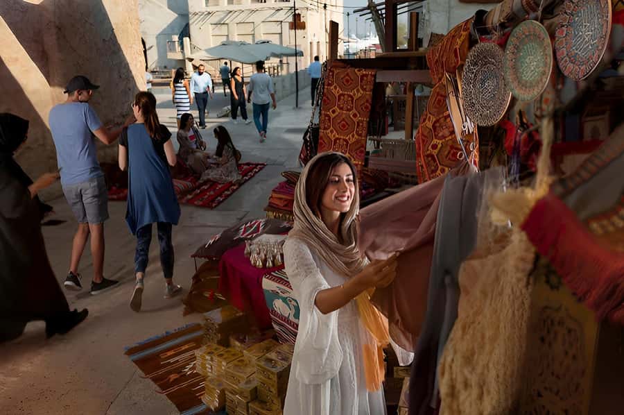 Dubai: Old Town Walking Tour with Abra Cruise & Street Food - Gold Souk: a market best seen with context