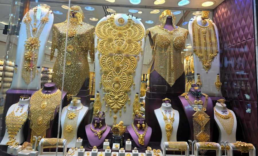 Dubai: Premium Old Town, Street Food, Souks & Boat Ride Tour - The Spice Souk: smells, colors, and bargaining