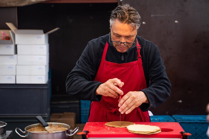 Dutch Street Food Tour on Amsterdam Market - The craft beer tasting adds a local angle