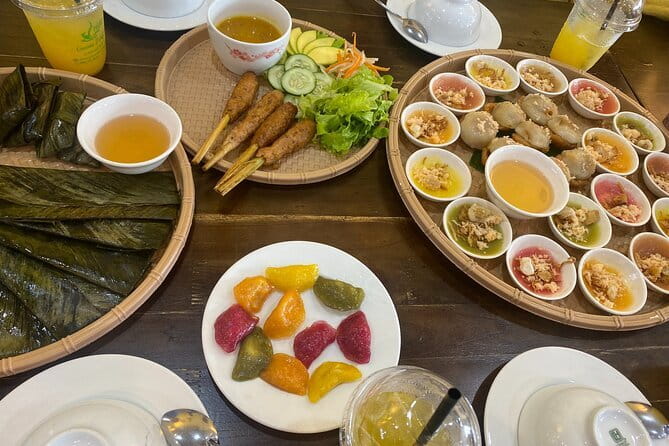 E biking Night Street Food Tour with Local Guide - Banh Khoai and the Pleasure of a Crisp Snack