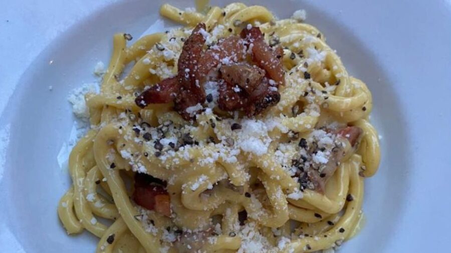 Eat as the Romans do: Trastevere Street Food Experience - Supplì, pizza, and the first Roman bites