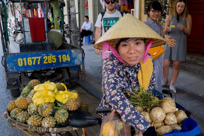 Eat Like a Local: Hanoi Street Food Adventure - Guides make or break the experience