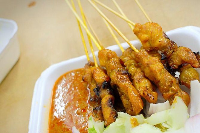Eat Like a Local: Kuala Lumpur Hawker Center and Street Food Tour by Night - Meeting at Taman Paramount at 7 pm