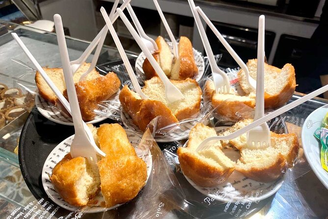 Eating Naples Street Food Tour with Guided Tasting and Sightseeing - Via dei Tribunali and Naples on the move