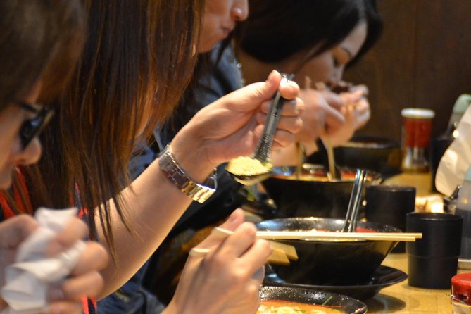 Evening Street Food Hopping Tour in Downtown Osaka - Starting at Shinsaibashi-suji at 6:00 PM