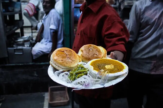 Experience and Fall in love with the street food of Mumbai, India - Vegetarian food is central, not an afterthought