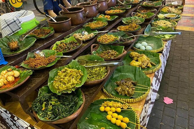 Experience Jakarta Street Food Scene with MRT Transportation - Starting at Sarinah at 6:30 pm