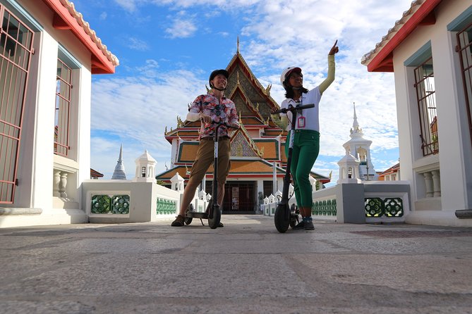 Explore Bangkok by E-Scooter & Try Street Food - Flute makers and Wat Prayurawongsawat