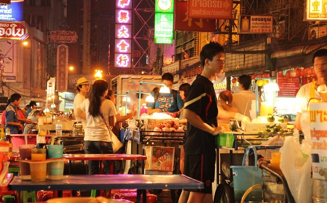 Famous Thai Street Food Tasting Experience! - Ratchada brings the night-market energy