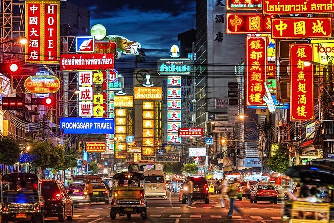 Famous Thai Street Food Tasting Experience! - Khao San Road is an easy first step into Bangkok food