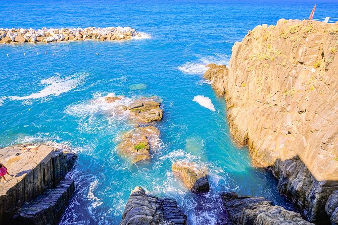 Florence: Cinque Terre Park Day Trip with Optional Street Food - Riomaggiore at the end of the day