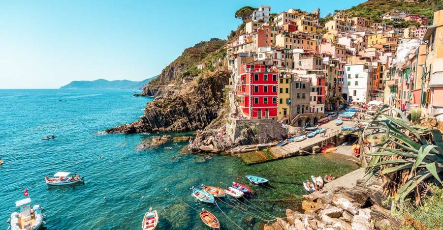 Florence: Day Trip to Cinque Terre with Optional Street Food - The early ride to La Spezia