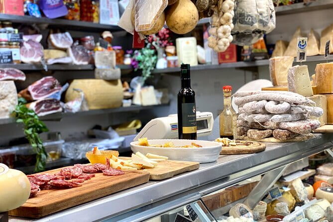 Florence: Street Food Tour and Sightseeing with Local Expert Guide in 2.5 hours - Finishing with authentic gelato