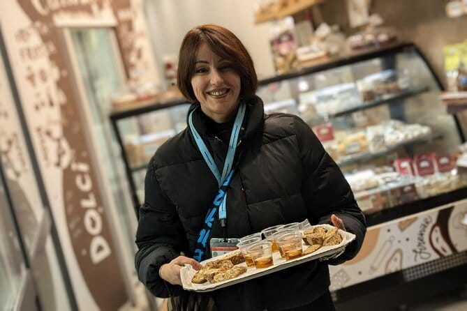 Florence Street Food Walking Tour with wine in Duomo Area - What the guides add to the meal