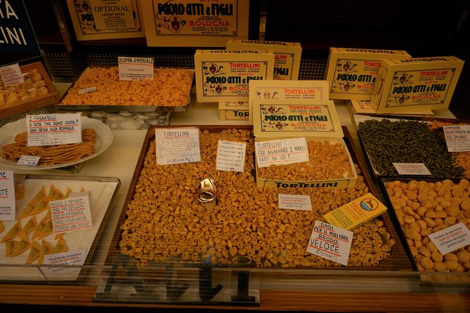 Food markets tour with a local! - The guide makes or breaks the experience