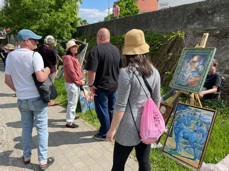 From Budapest: Szentendre Day Trip with Street Food - The guides and the human side of the tour
