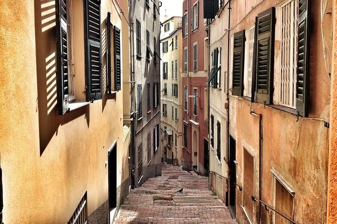 Genoa Walking Tour: Discover Hidden Treasures and Street Food - Palazzo Ducale and a story about Marco Polo
