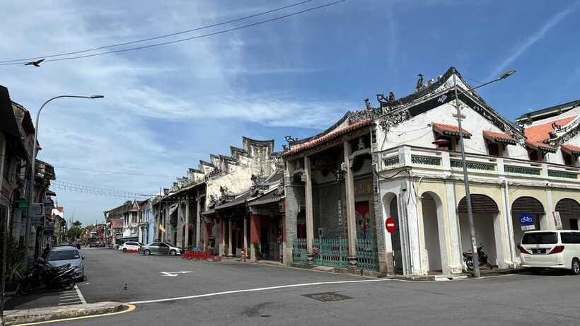 George Town: Heritage Walking Tour with Street Food Tasting - Armenian Street, street art, and the food stops