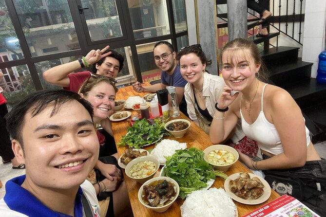 (Group/Individual) HANOI STREET FOOD TOUR - The guides and the value of a private walk